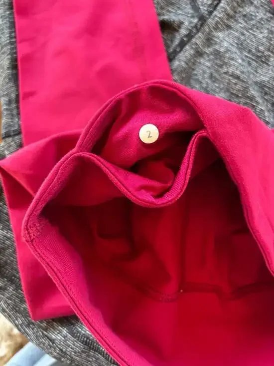 Lululemon Set: Run: Swiftly 1/2 Zip(6) & Cropped High-Rise Leggings (Size 2) - Picture 6 of 10